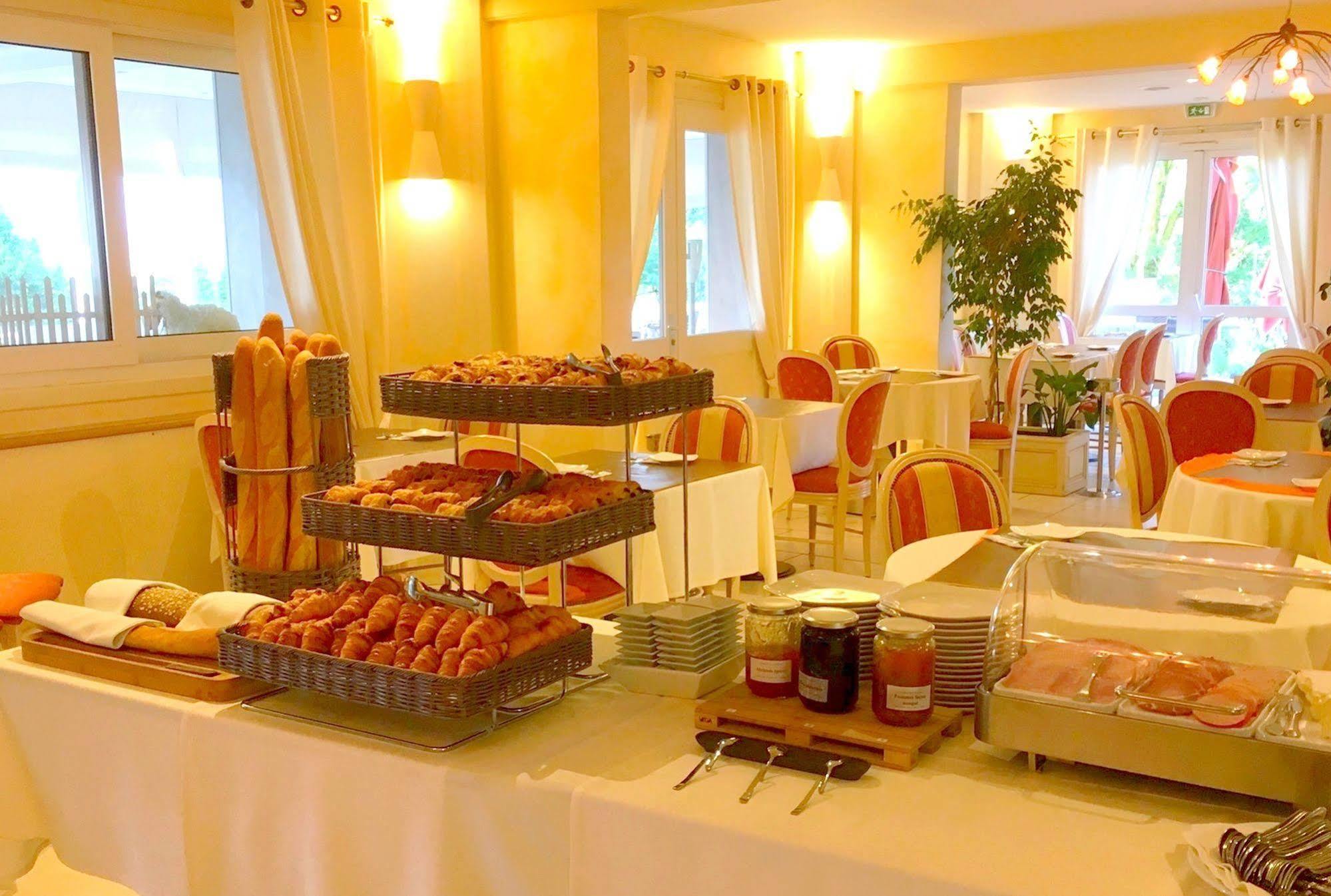 Hotel Le Val Moret Magnant Εξωτερικό φωτογραφία